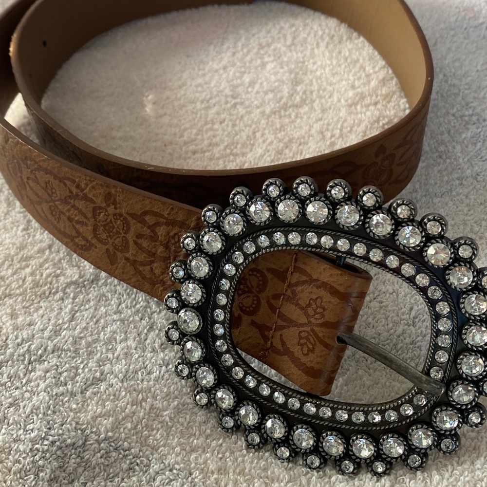 MuddPendant Design Belt Rhinestone Never Worn New